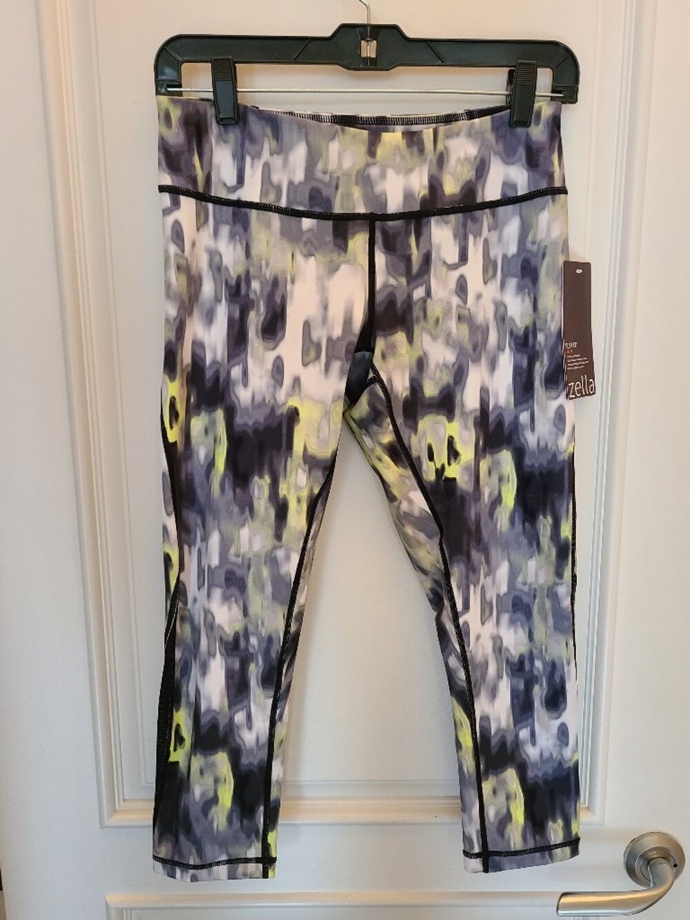 NWT ZELLA Live-In Blur Pattern Leggings S ¾ Length